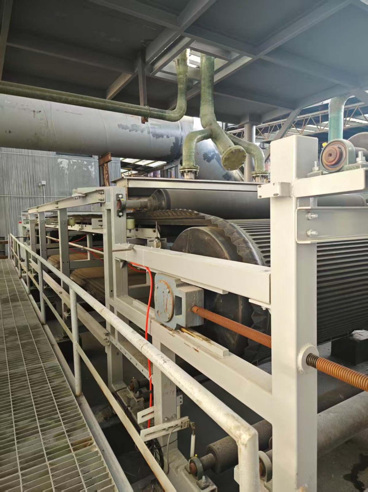 影響真空帶式過(guò)濾機(jī)過(guò)濾性能的因素有哪些？