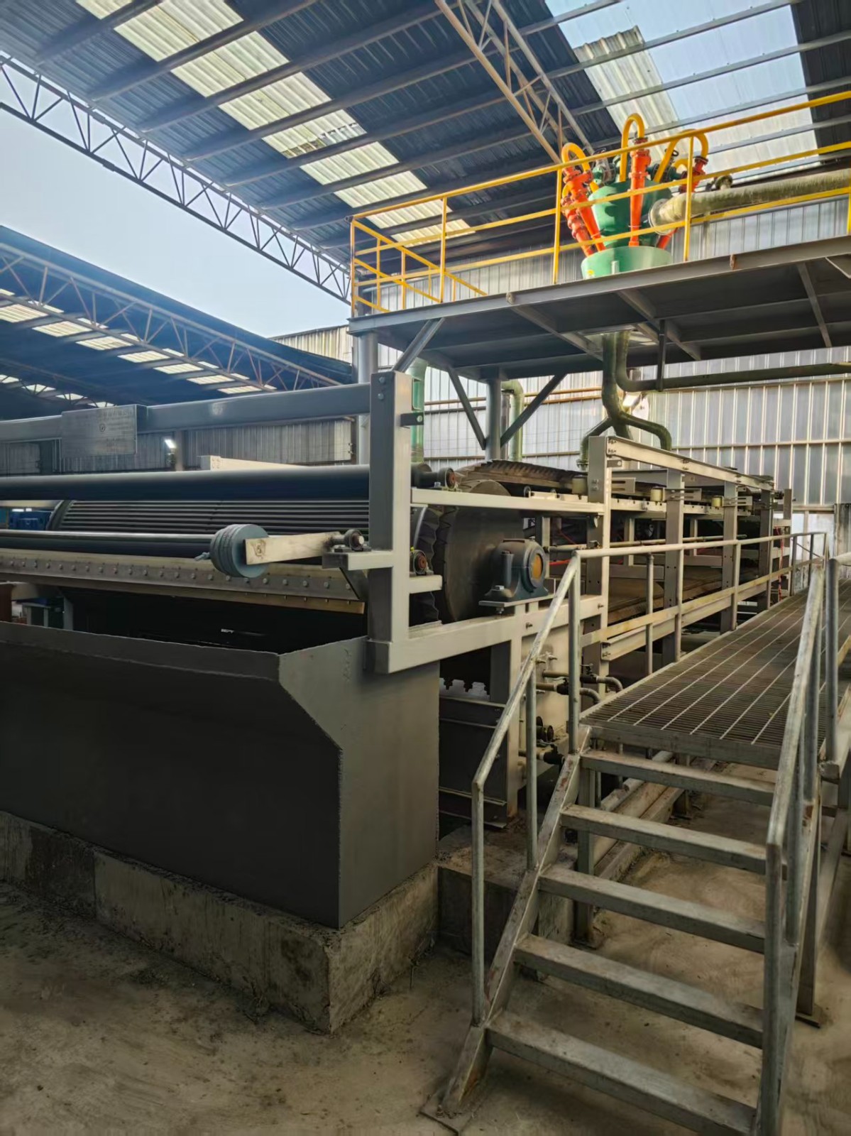 如何降低帶式真空過(guò)濾機(jī)設(shè)備的能耗？