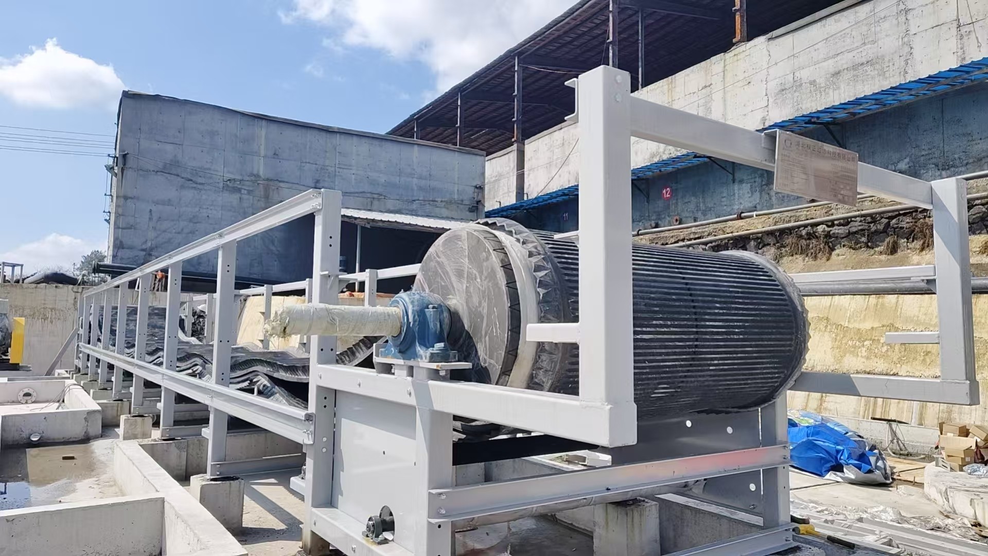 帶式真空過濾機(jī)污泥脫水的效果如何？